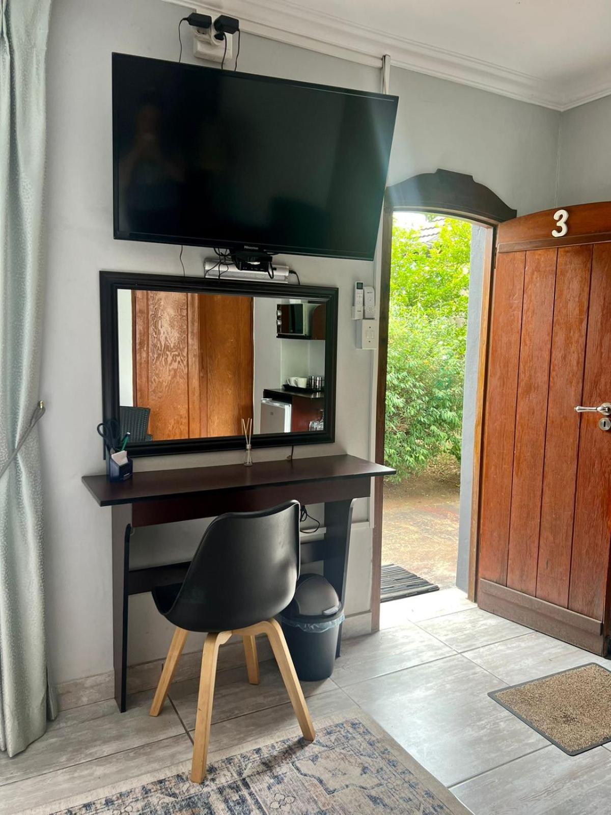 Silken Trap Accommodation No Loadshedding ヨハネスブルグ エクステリア 写真